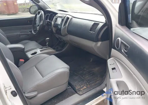 2013 Toyota Tacoma Double Cab z USA, uszkodzony, nr VIN 3TMLU4EN1DM114542